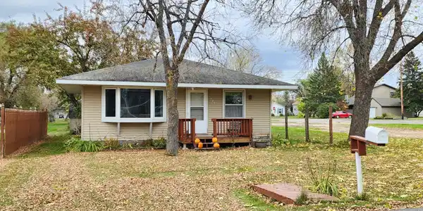 1529 1st E