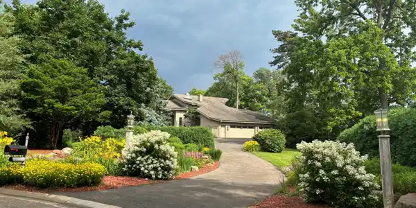 5855 Maple Forest