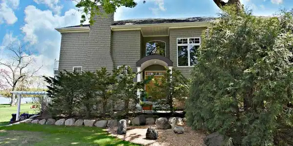 2200 Shadywood Road