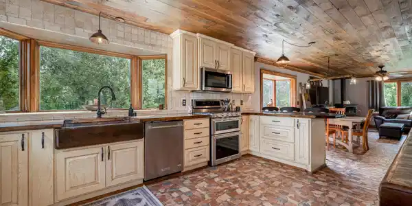 48225 Great River
