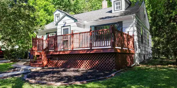 5022 Bayport