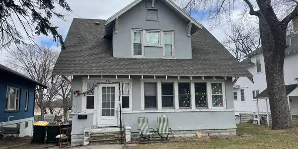 326 7th NW