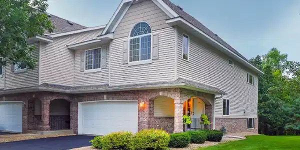 3697 Fox Tail NW