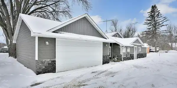207 Maple W
