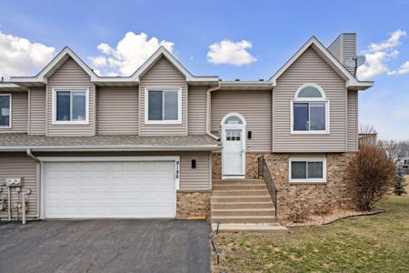 9198 Upland N