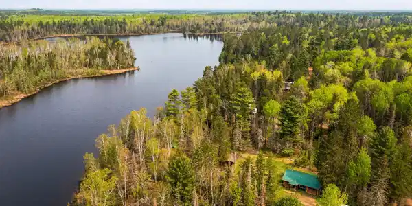 10469 Kitigan Lake