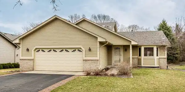 1011 Independence Lane N