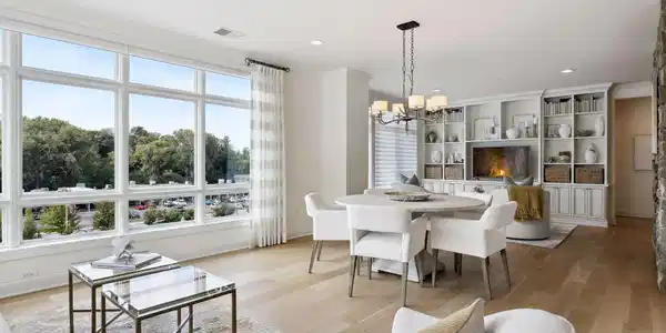875 Lake N