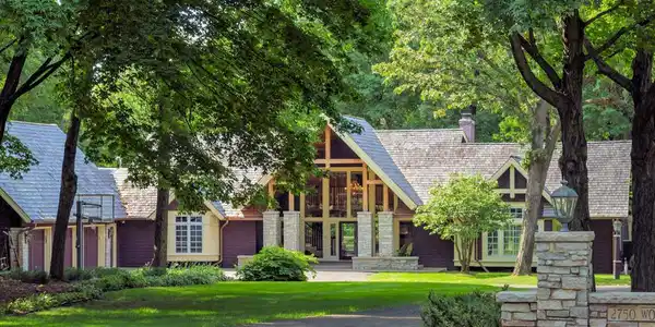 2750 Woolsey Lane