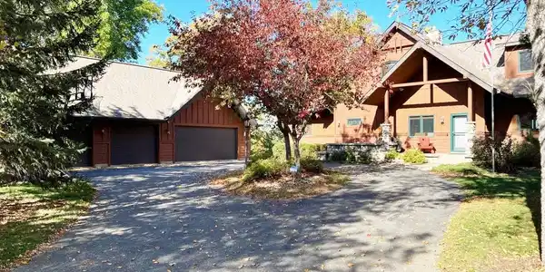 7302 86th NE