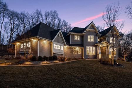 1090 Heritage Lane
