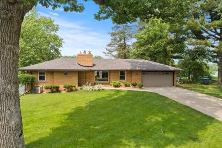 2587 Poplar