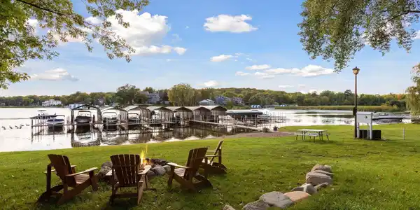 4160 Forest Lake