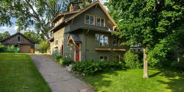 72 Dahlia Street