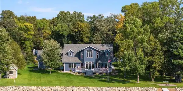 21003 Barefoot Lane