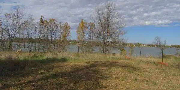 640 Lake