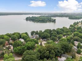 2365 Medicine Lake