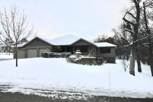 1004 Lake Shore