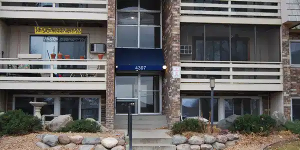 4397 Wilshire