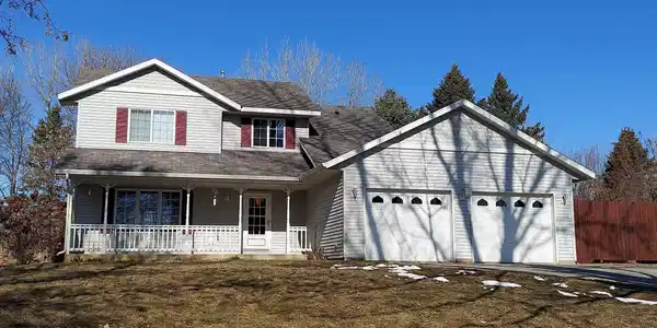 3772 8th NE