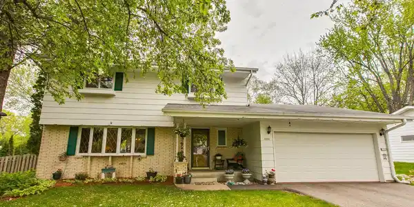 4026 Birch Knoll