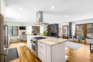 6336 Riverview NE