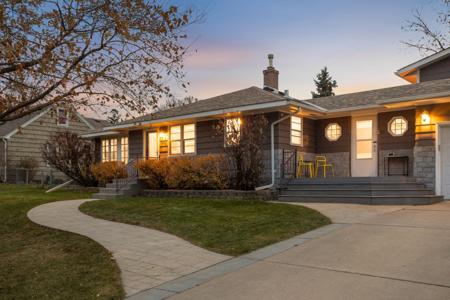 2194 Gardenette Drive N