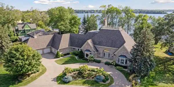 2771 Shadywood Road