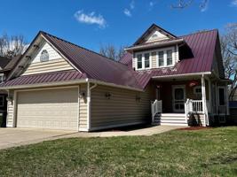 147 Riverside NW