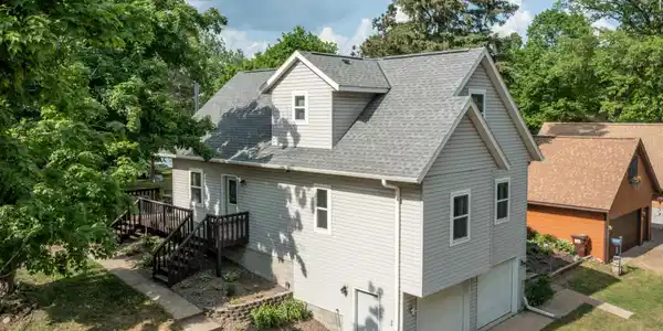 5422 Hazelglade