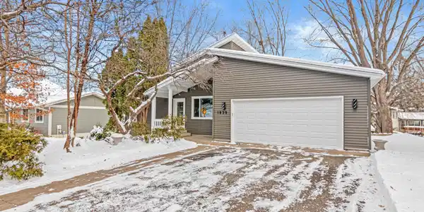 1939 Long Lake Road