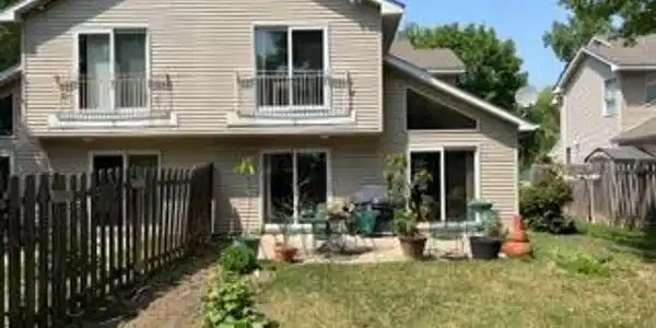 3904 Shoreline