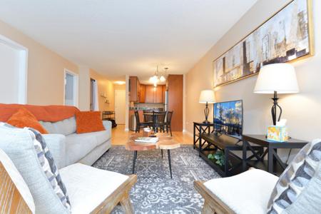 2700 W 44th Street