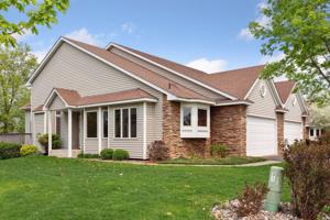 4593 Moon Lake