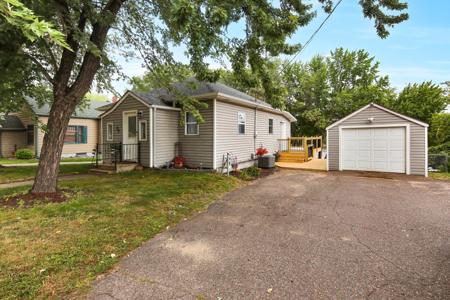 26 Riverside Avenue S