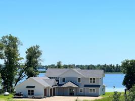 21749 Floyd Lake