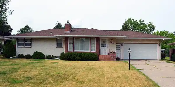 1431 Woodlynn