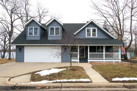 535 Brooks Lake NW