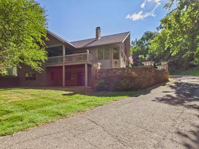 407 Golf Cart Court