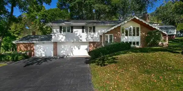 4210 Forest Lake