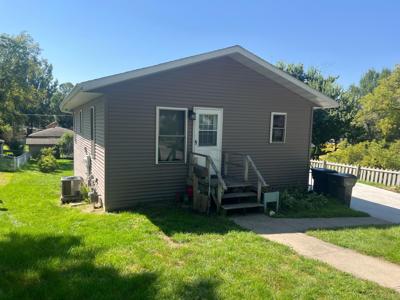 214 E Cherry Avenue