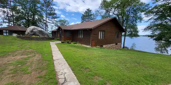 4695 Bay Point