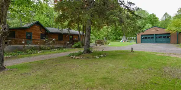 1453 Ann Lake