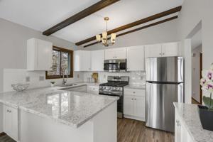 17956 Weaver Lake