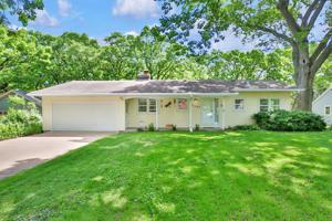 7545 Knollwood
