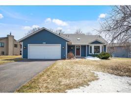 8662 Chanhassen Hills N