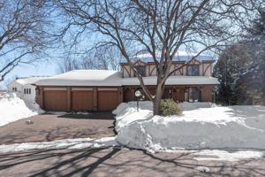 1310 Amundson