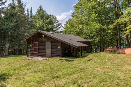 1874 Cozy Lodge Drive NE
