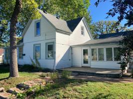 900 2nd E
