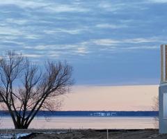 715 Lake Shore NE